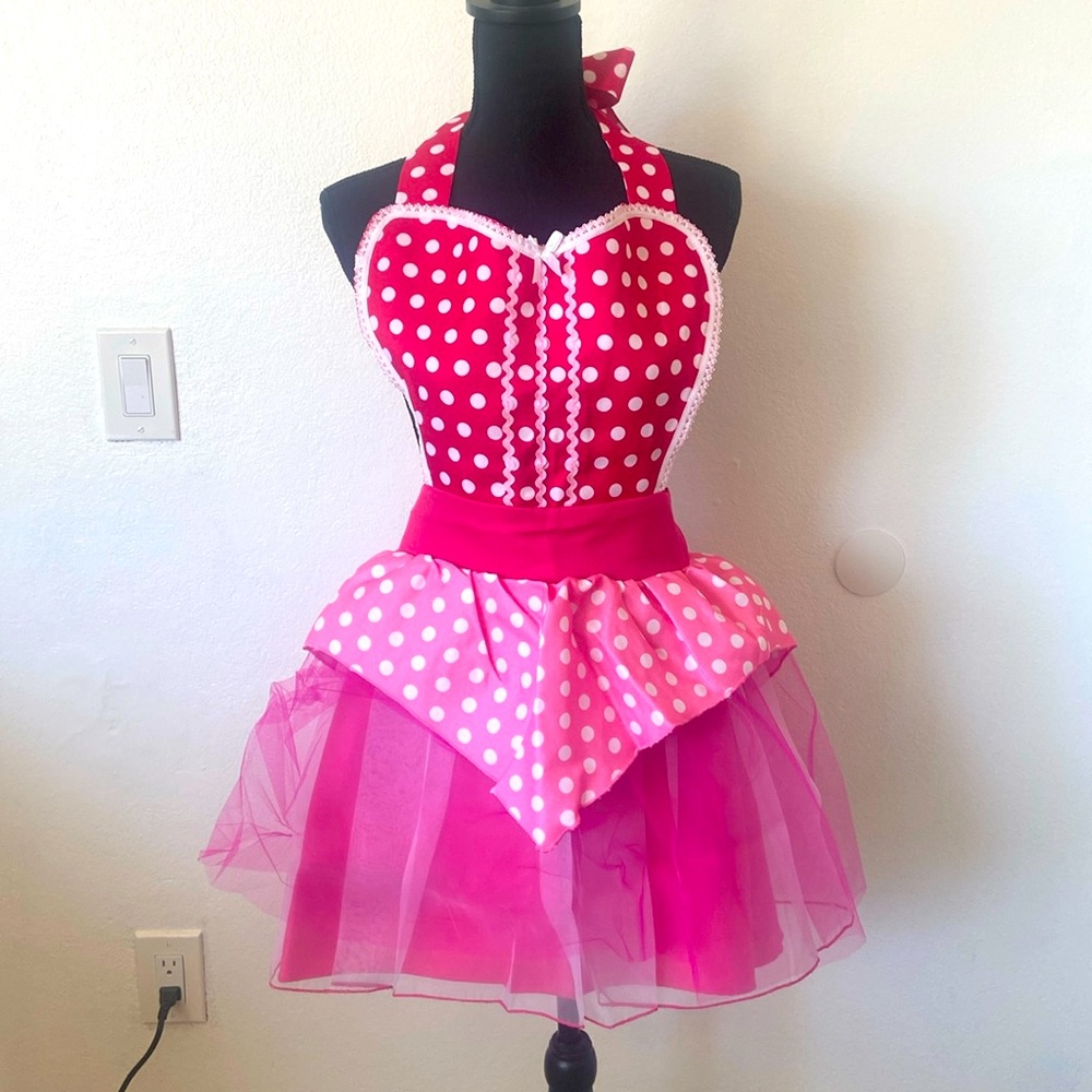Polka dots apron